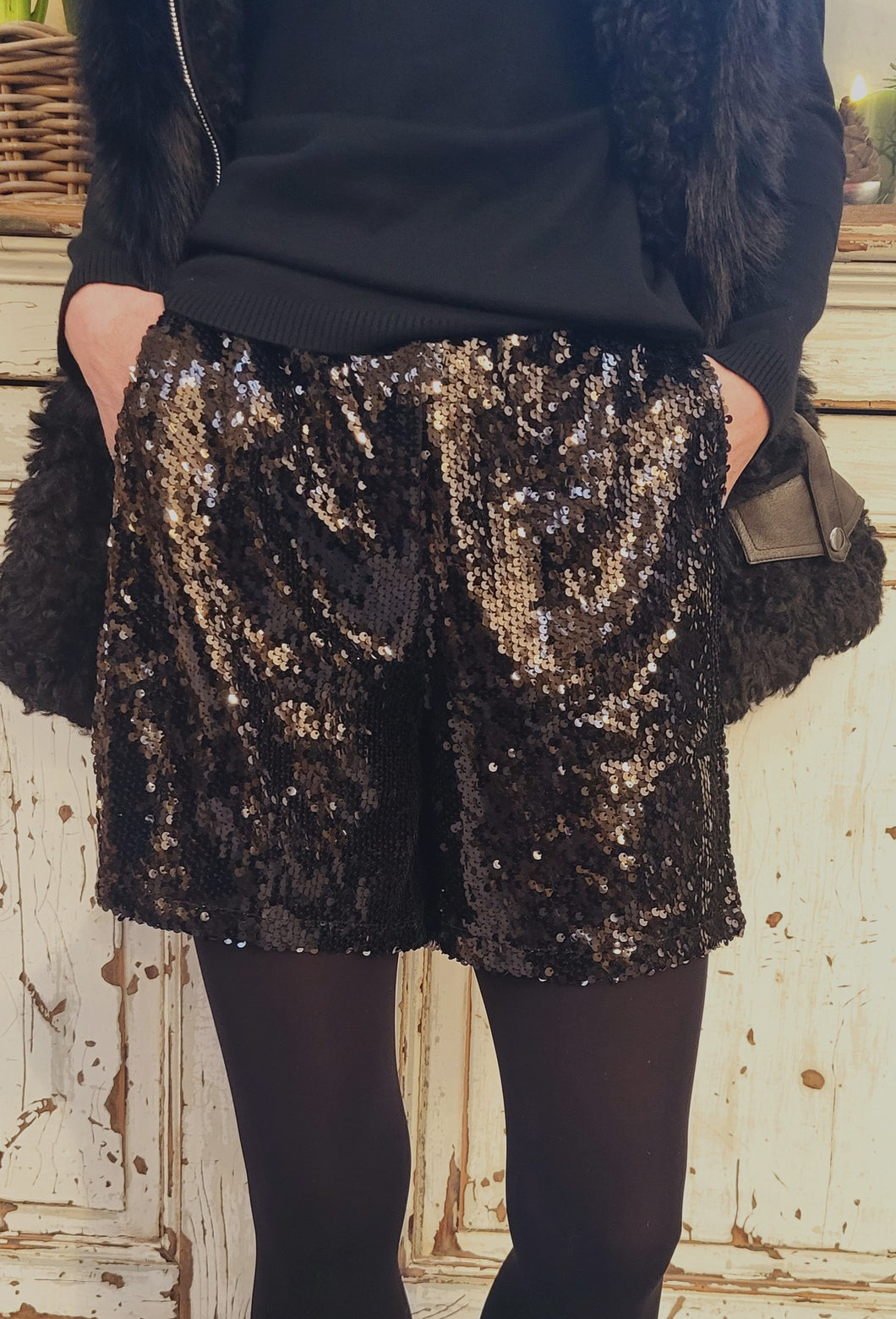 Short sequins noirs