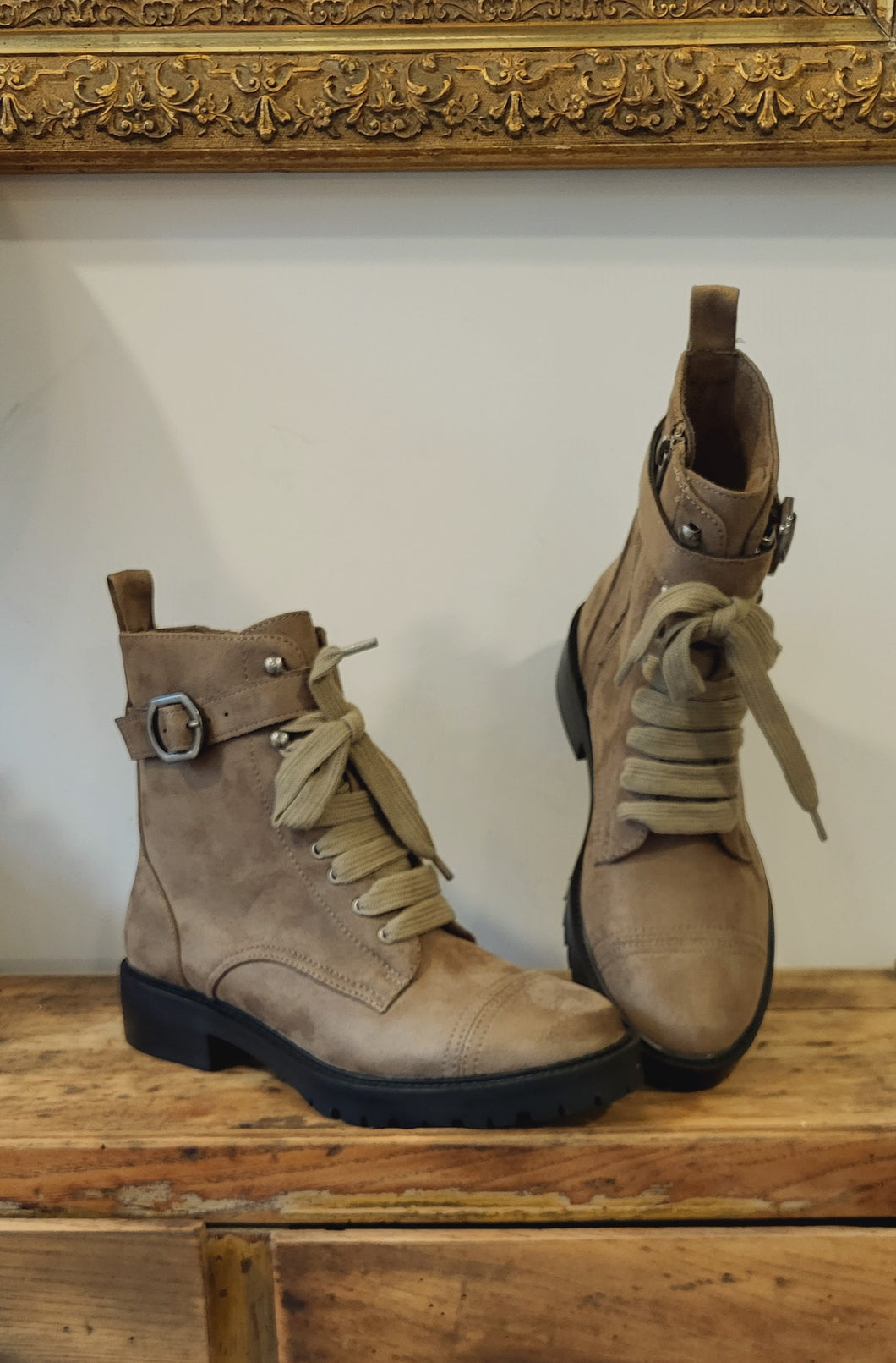 Bottines lacets beige