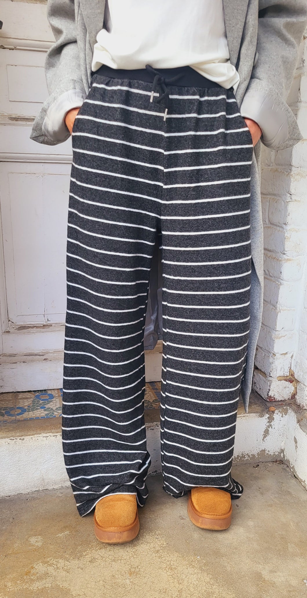 Pantalon jogg rayé gris