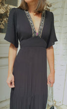 Charger l&#39;image dans la galerie, Robe noire so chic

