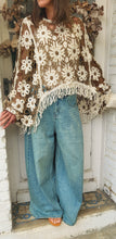 Charger l&#39;image dans la galerie, Pull flowers crochet Taupe
