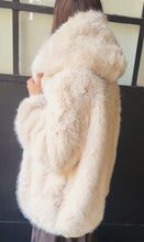 Charger l&#39;image dans la galerie, Blouson oversize capuche fourrure Beige / chocolat / Noir
