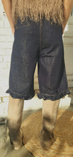 Charger l&#39;image dans la galerie, Bermuda jean brut
