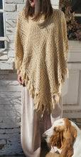 Charger l&#39;image dans la galerie, Pull châle camel
