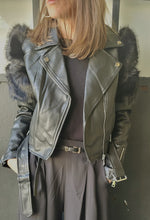 Charger l&#39;image dans la galerie, Perfecto épaule fourrure
