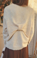 Charger l&#39;image dans la galerie, Pull nœud dos
