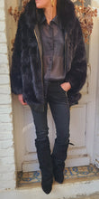Charger l&#39;image dans la galerie, Blouson oversize capuche fourrure Beige / chocolat / Noir
