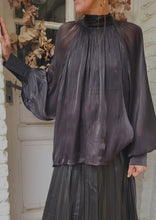 Charger l&#39;image dans la galerie, Blouse irisée noire
