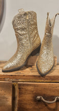 Charger l&#39;image dans la galerie, Boots santiag paillettes dorées
