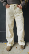 Charger l&#39;image dans la galerie, Pantalon velours écru
