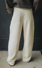 Charger l&#39;image dans la galerie, Pantalon velours écru

