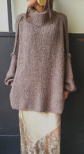 Charger l&#39;image dans la galerie, Pull maille oversize taupe / Chocolat / Ecru
