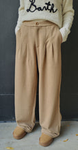 Charger l&#39;image dans la galerie, Pantalon camel pinces jogg

