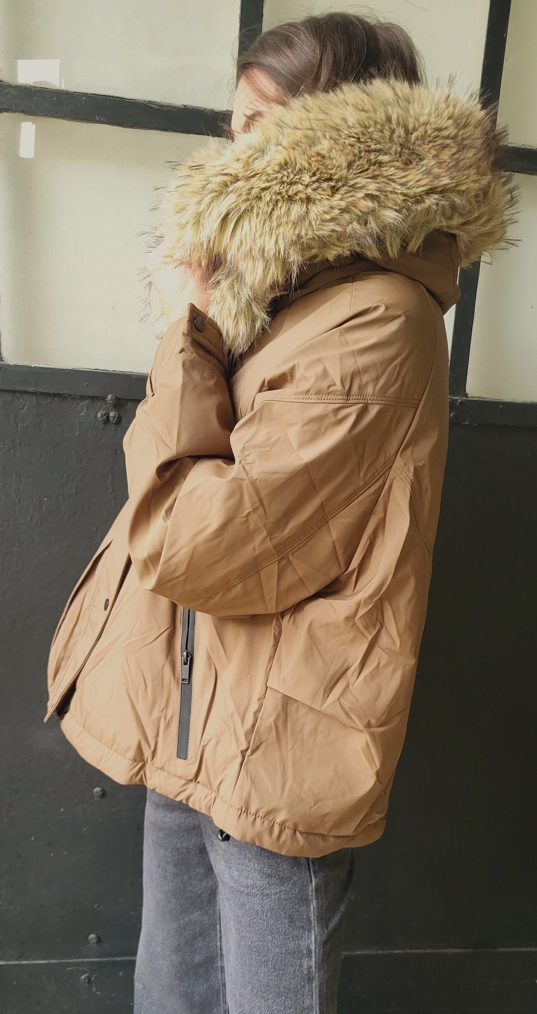 Parka courte capuche fausse fourrure