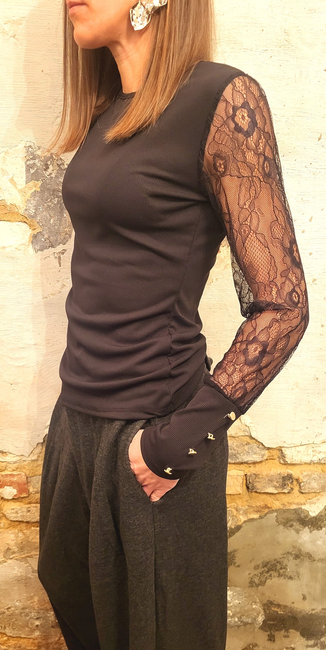 Haut manches dentelle