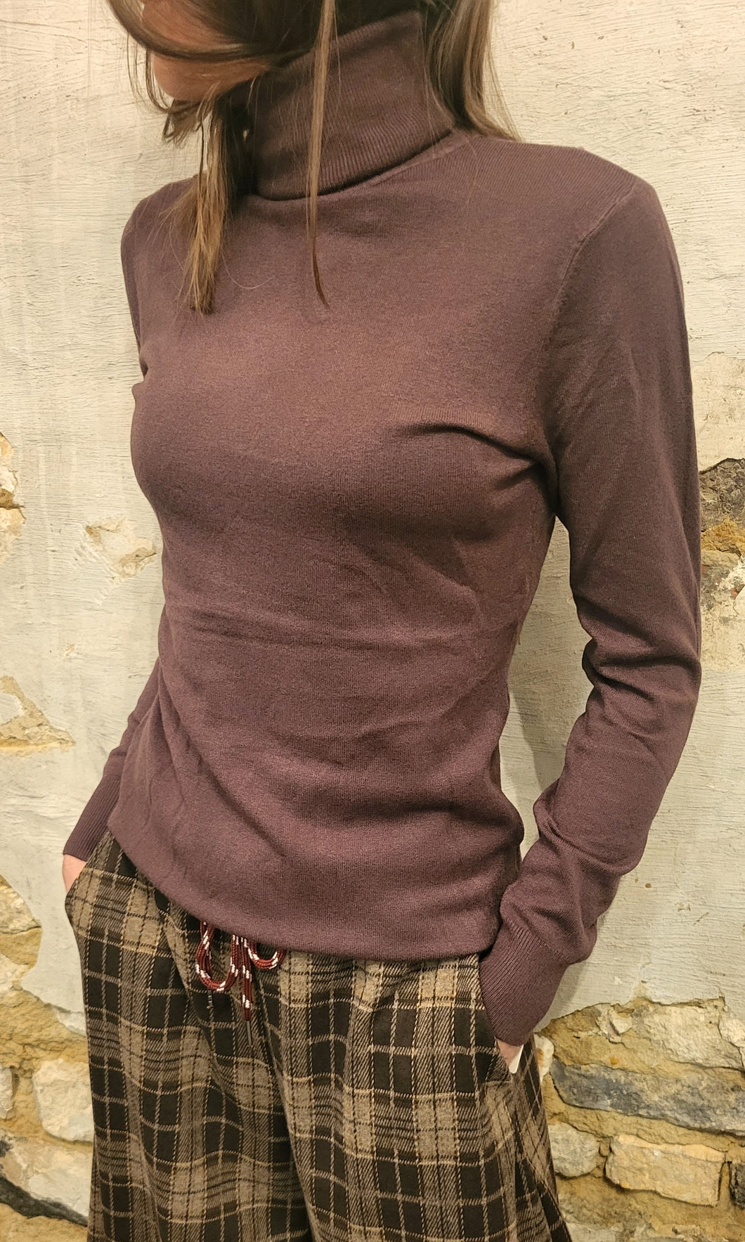 Pull col roulé chocolat / Noir / Ecru / Bleu jean