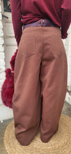 Charger l&#39;image dans la galerie, Pantalon ballon ceinture chocolat
