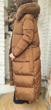 Charger l&#39;image dans la galerie, Doudoune longue moka
