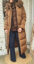 Charger l&#39;image dans la galerie, Doudoune longue moka
