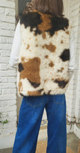 Charger l&#39;image dans la galerie, Gilet vache fausse fourrure
