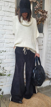 Charger l&#39;image dans la galerie, pantalon velours ras noir
