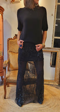 Charger l'image dans la galerie, Jupe longue voile sequins noirs
