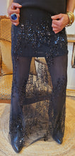 Charger l'image dans la galerie, Jupe longue voile sequins noirs
