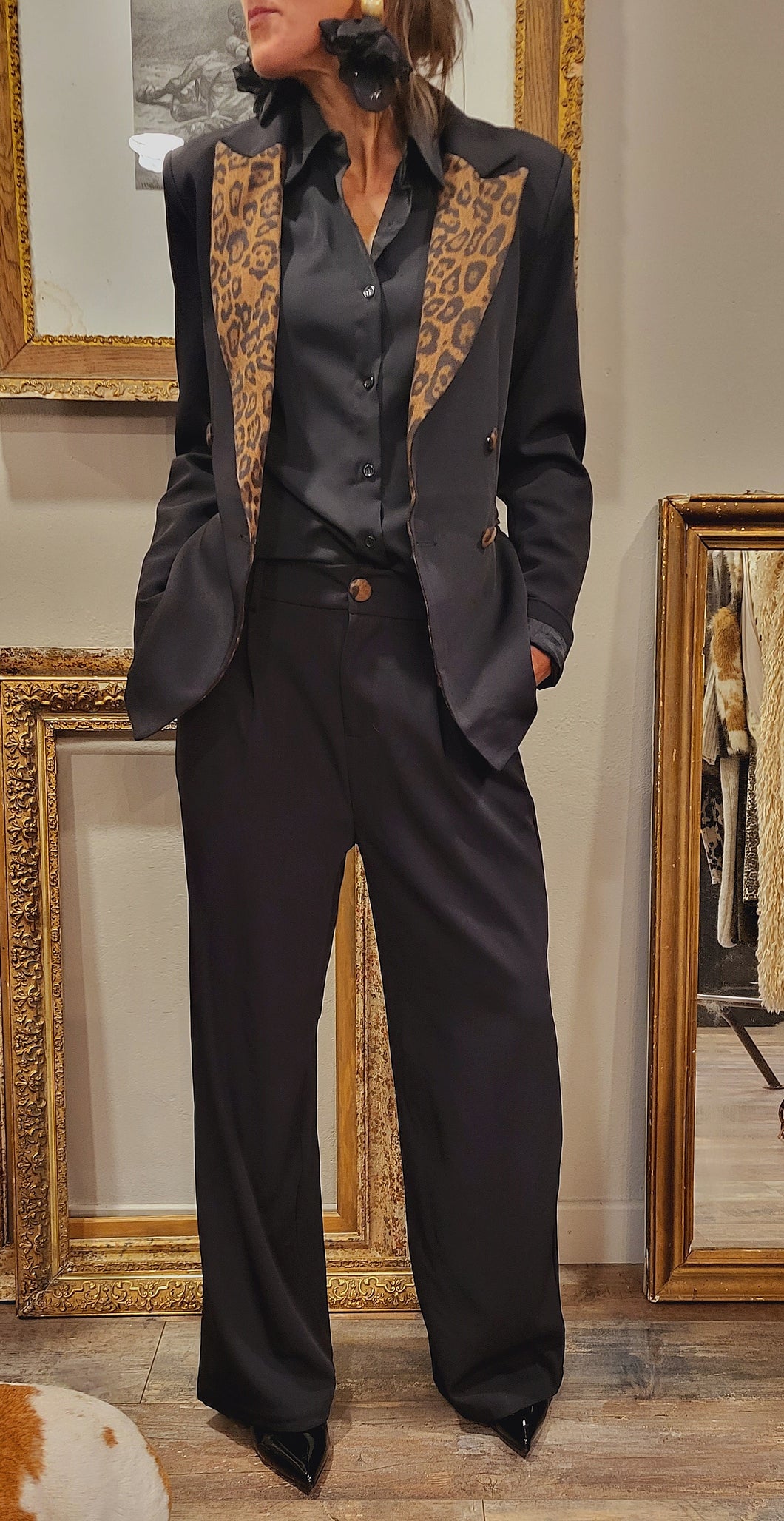 Pantalon tailleur bouton léo