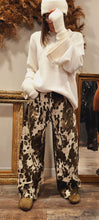 Charger l'image dans la galerie, Pantalon imprimé léo vache
