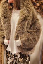 Charger l'image dans la galerie, Blouson capuche fourrure Kaki ou Bleu gris
