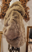 Charger l'image dans la galerie, Blouson capuche fourrure Kaki ou Bleu gris
