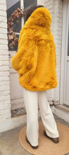 Charger l'image dans la galerie, Blouson fourrure moutarde

