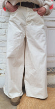 Charger l'image dans la galerie, Pantalon toile beige large
