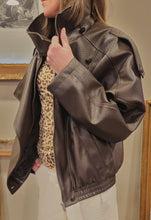 Charger l'image dans la galerie, Blouson aviateur simili chocolat
