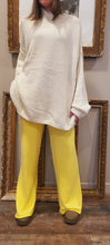 Charger l'image dans la galerie, Pantalon maille jaune

