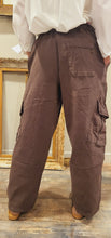 Charger l'image dans la galerie, Pantalon baggy chocolat
