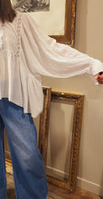 Charger l'image dans la galerie, Blouse victorienne Blanc / Beige / Rose pâle / Noir / Bleu ciel
