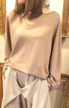Charger l'image dans la galerie, Tee shirt taupe manches longues
