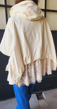 Charger l'image dans la galerie, Trench court dentelle
