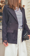 Charger l'image dans la galerie, Blazer noir dentelle
