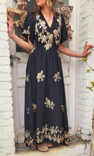 Charger l'image dans la galerie, Robe broderie dorée Noire ou beige
