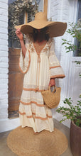 Charger l'image dans la galerie, Robe bohême perles beige camel
