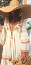 Charger l'image dans la galerie, Robe bohême perles beige camel
