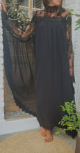 Charger l'image dans la galerie, Robe longue noire dentelle
