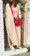 Charger l'image dans la galerie, Robe oversize iconic beige
