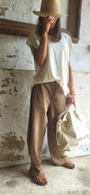 Charger l'image dans la galerie, Pantalon tabac resserrage bouton
