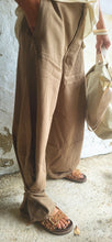 Charger l'image dans la galerie, Pantalon tabac resserrage bouton
