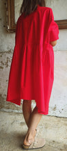 Charger l'image dans la galerie, Robe courte oversize rouge ou camel
