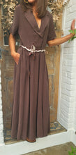 Charger l'image dans la galerie, Robe ceinture foulard Choco / Noir / Beige
