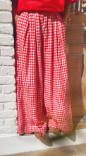 Charger l'image dans la galerie, Pantalon vichy rouge ou taupe
